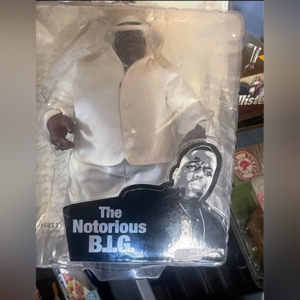 Mezco Notorious B.I.G. Collectible Figure ( White Suit )